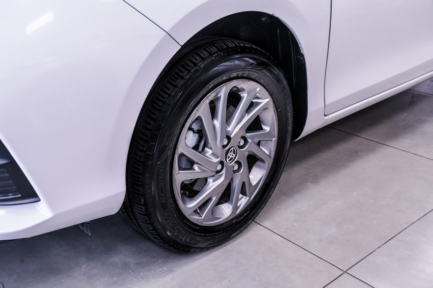 Toyota YARIS 1.5 16V FLEX SEDAN XS MULTIDRIVE 2