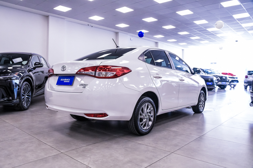 Toyota YARIS 1.5 16V FLEX SEDAN XS MULTIDRIVE 10