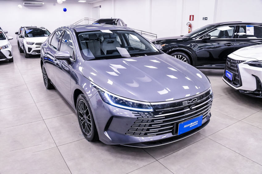 BYD KING 1.5 DM-I PHEV GL AUTOMÁTICO 5