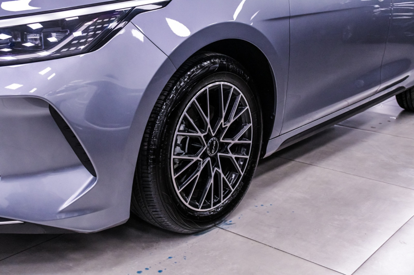 BYD KING 1.5 DM-I PHEV GL AUTOMÁTICO 2