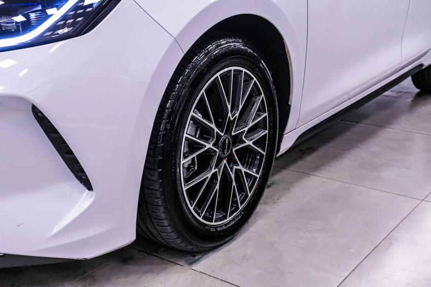 BYD KING 1.5 DM-I PHEV GL AUTOMÁTICO 2