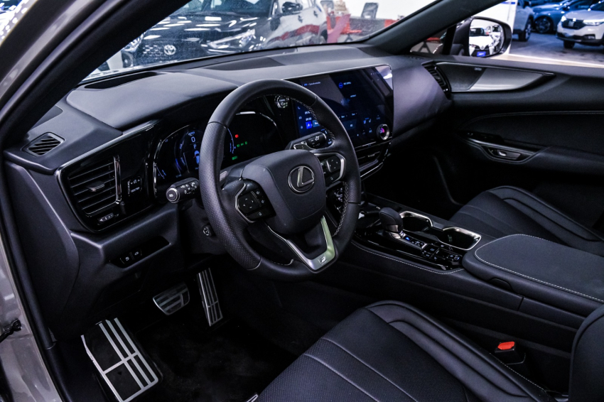 Lexus NX 350h 2.5 16V VVT-I HYBRID F-SPORT CVT AWD 13