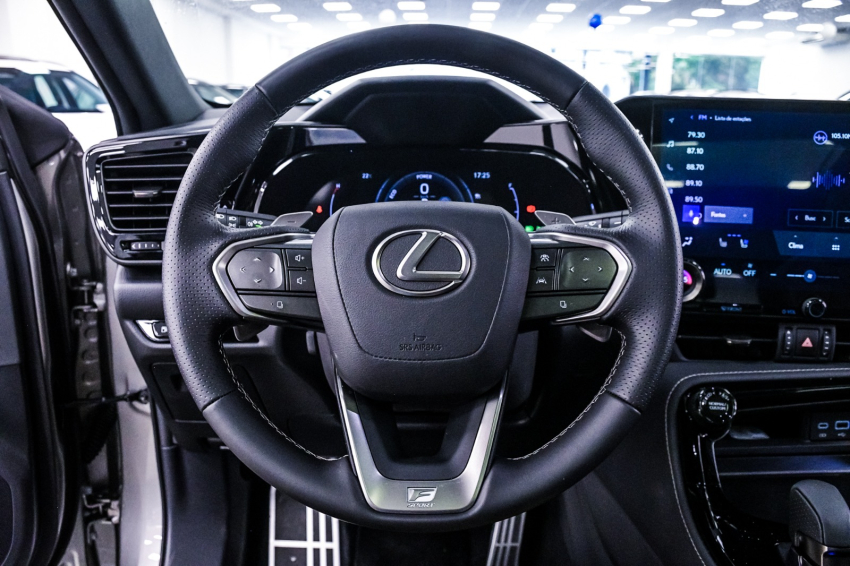Lexus NX 350h 2.5 16V VVT-I HYBRID F-SPORT CVT AWD 15