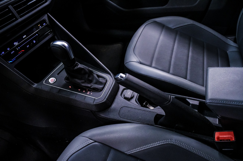 Volkswagen NIVUS 1.0 200 TSI TOTAL FLEX HIGHLINE AUTOMÁTICO 18