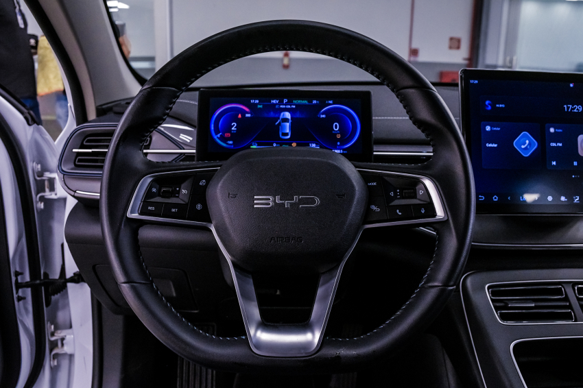 BYD KING 1.5 DM-I PHEV GL AUTOMÁTICO 13
