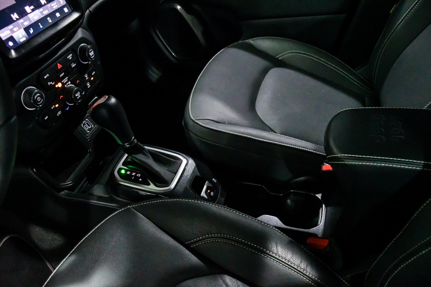 JEEP RENEGADE 1.3 T270 TURBO FLEX LONGITUDE AT6 17