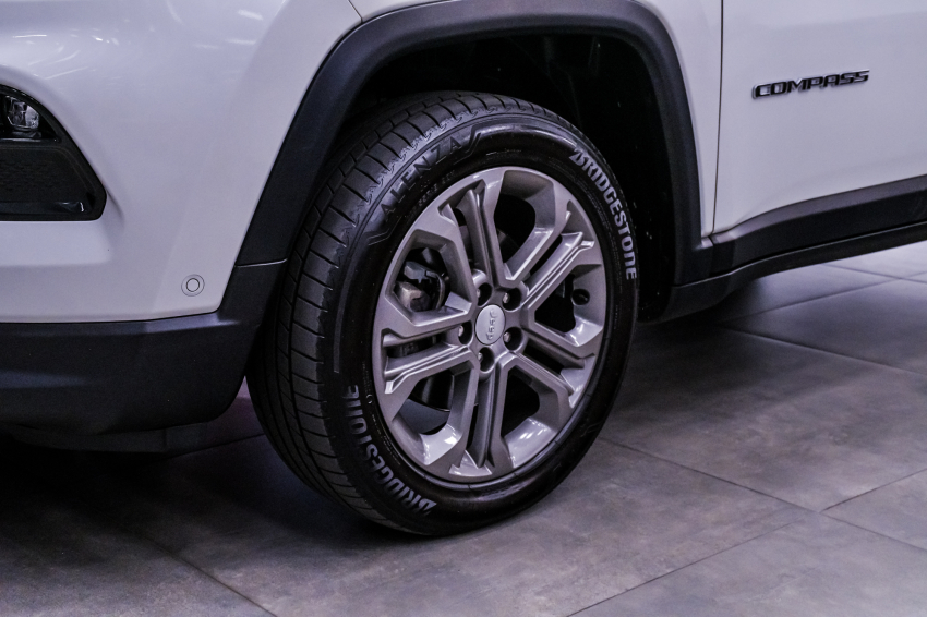JEEP COMPASS 1.3 T270 TURBO FLEX LONGITUDE AT6 2