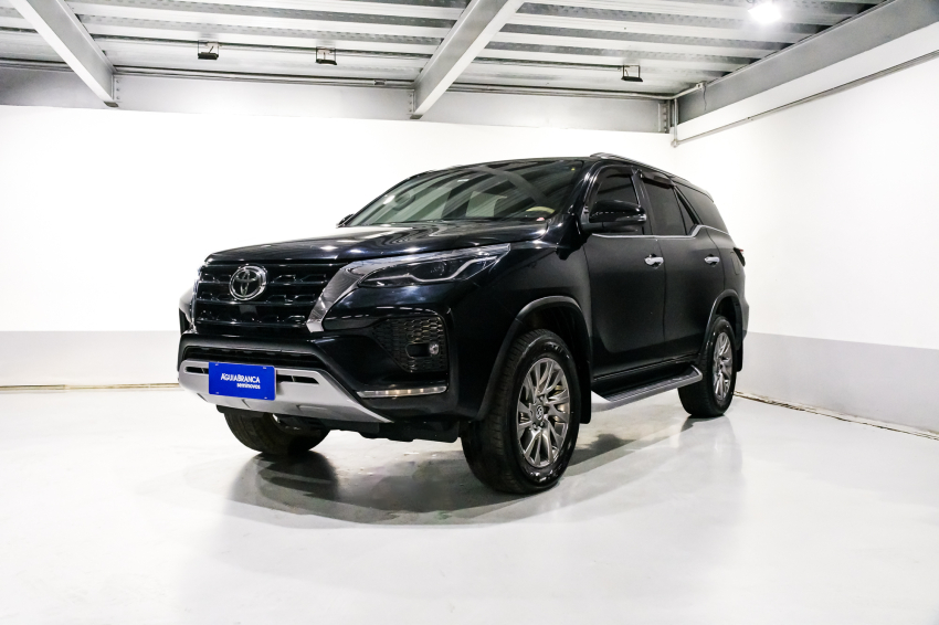 Toyota HILUX SW4 2.8 D-4D TURBO DIESEL SRX 7L 4X4 AUTOMÁTICO