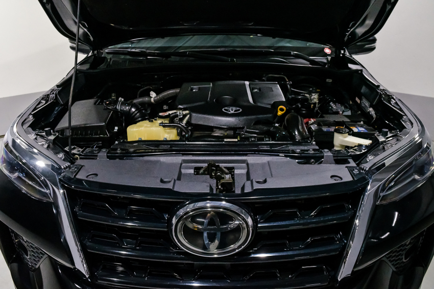 Toyota HILUX SW4 2.8 D-4D TURBO DIESEL SRX 7L 4X4 AUTOMÁTICO 6