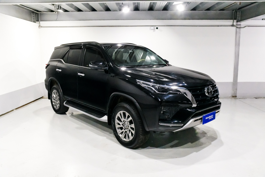Toyota HILUX SW4 2.8 D-4D TURBO DIESEL SRX 7L 4X4 AUTOMÁTICO 5