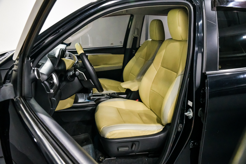 Toyota HILUX SW4 2.8 D-4D TURBO DIESEL SRX 7L 4X4 AUTOMÁTICO 21