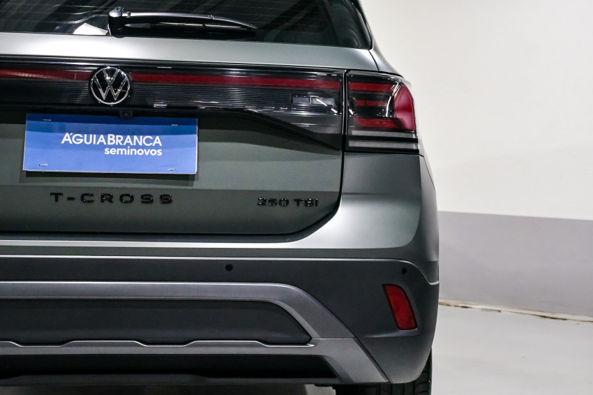 Volkswagen T-CROSS 1.4 250 TSI TOTAL FLEX EXTREME AUTOMÁTICO 9