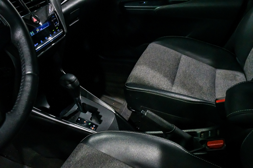 Toyota YARIS 1.5 16V FLEX SEDAN XS MULTIDRIVE 18