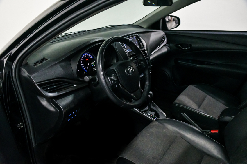 Toyota YARIS 1.5 16V FLEX SEDAN XS MULTIDRIVE 14