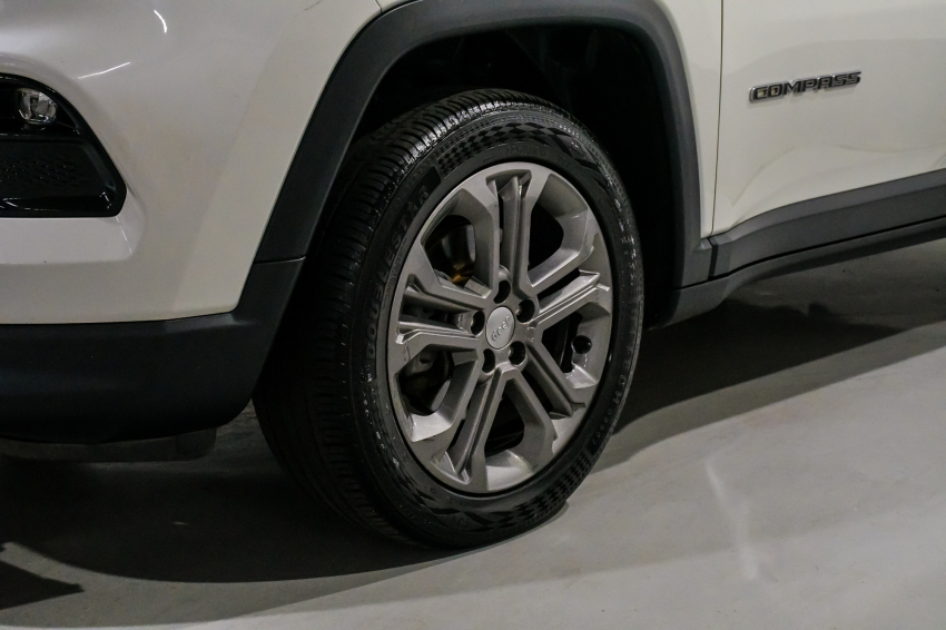 JEEP COMPASS 1.3 T270 TURBO FLEX LONGITUDE AT6 2