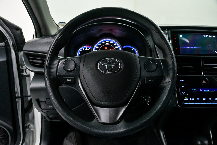 Toyota YARIS 1.5 16V FLEX SEDAN XL MULTIDRIVE 15
