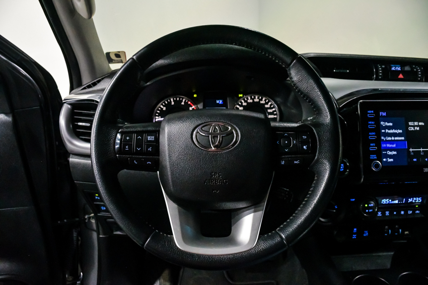 Toyota HILUX 2.8 D-4D TURBO DIESEL CD SRX 4X4 AUTOMÁTICO 15