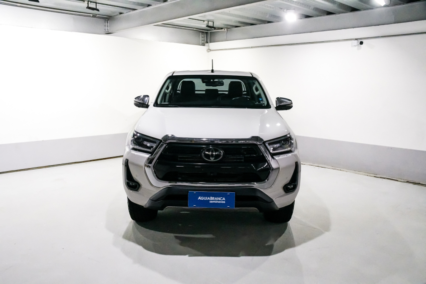 Toyota HILUX 2.8 D-4D TURBO DIESEL CD SRX LIMITED 4X4 AUTOMÁTICO 3