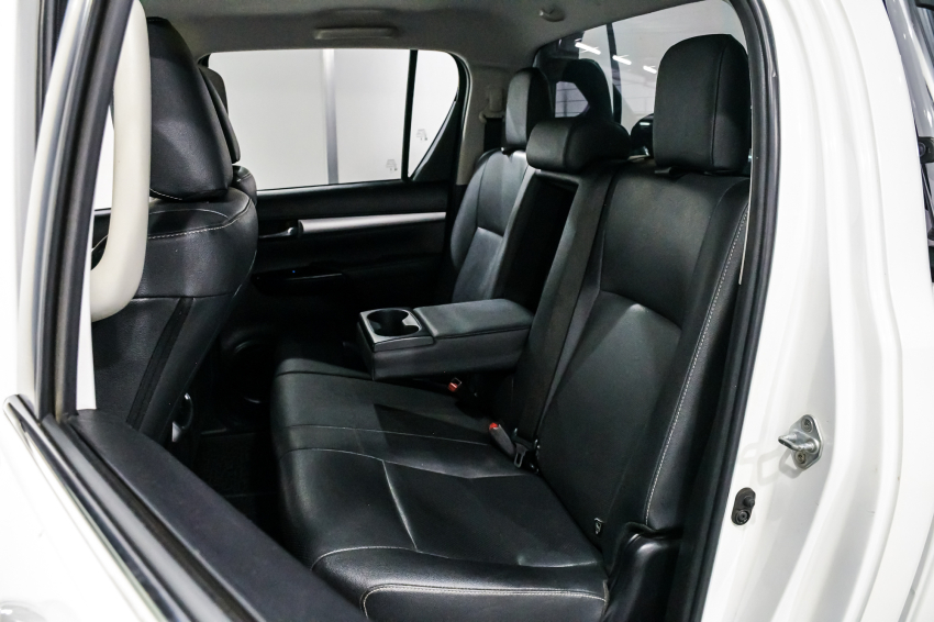 Toyota HILUX 2.8 D-4D TURBO DIESEL CD SRX LIMITED 4X4 AUTOMÁTICO 22