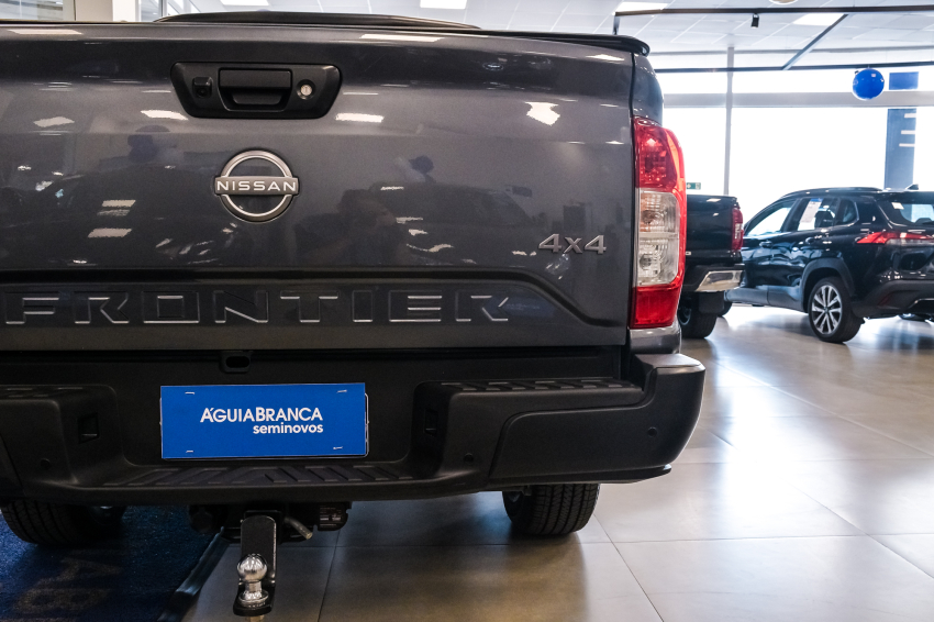 Nissan FRONTIER 2.3 16V TURBO DIESEL ATTACK CD 4X4 AUTOMÁTICO 9