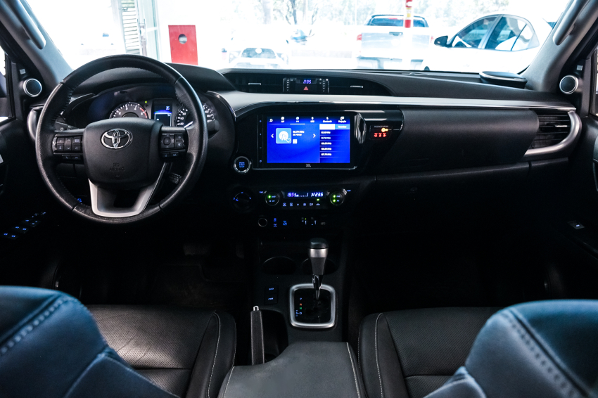 Toyota HILUX 2.8 D-4D TURBO DIESEL CD SRX 4X4 AUTOMÁTICO 13