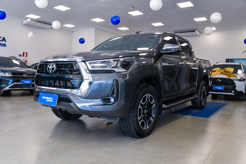 Toyota HILUX 2.8 D-4D TURBO DIESEL CD SRX 4X4 AUTOMÁTICO