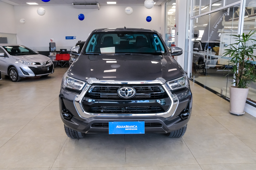 Toyota HILUX 2.8 D-4D TURBO DIESEL CD SRX 4X4 AUTOMÁTICO 3