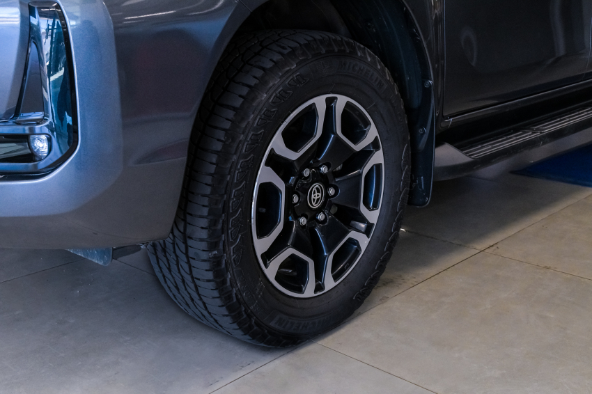 Toyota HILUX 2.8 D-4D TURBO DIESEL CD SRX 4X4 AUTOMÁTICO 2
