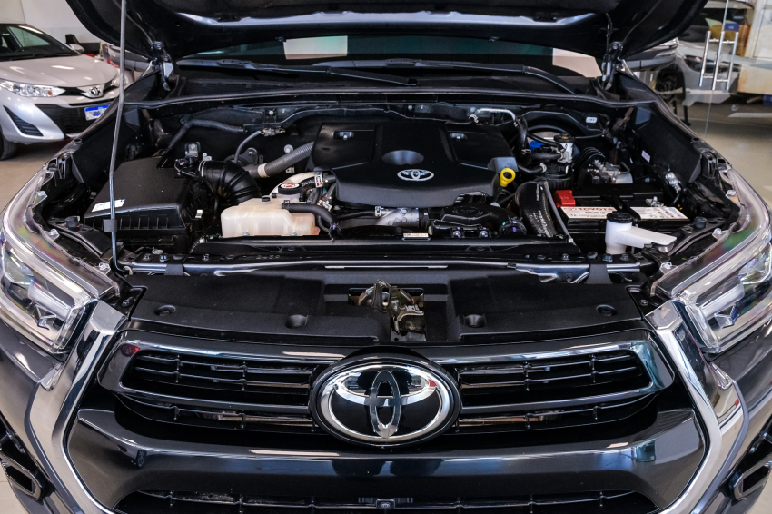 Toyota HILUX 2.8 D-4D TURBO DIESEL CD SRX 4X4 AUTOMÁTICO 6