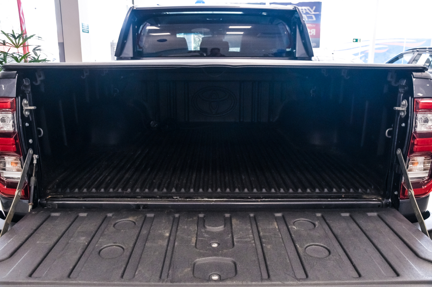 Toyota HILUX 2.8 D-4D TURBO DIESEL CD SRX PLUS 4X4 AUTOMÁTICO 11