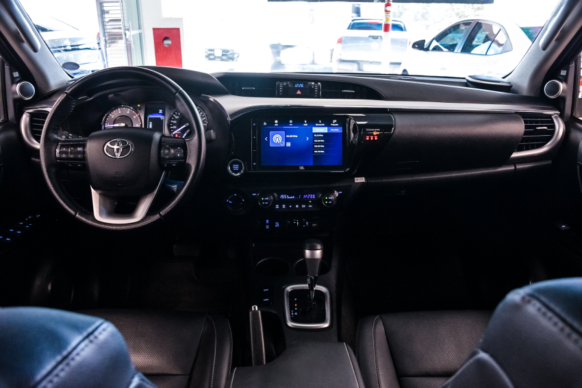 Toyota HILUX 2.8 D-4D TURBO DIESEL CD SRX PLUS 4X4 AUTOMÁTICO 13