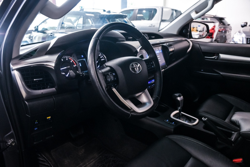 Toyota HILUX 2.8 D-4D TURBO DIESEL CD SRV 4X4 AUTOMÁTICO 14
