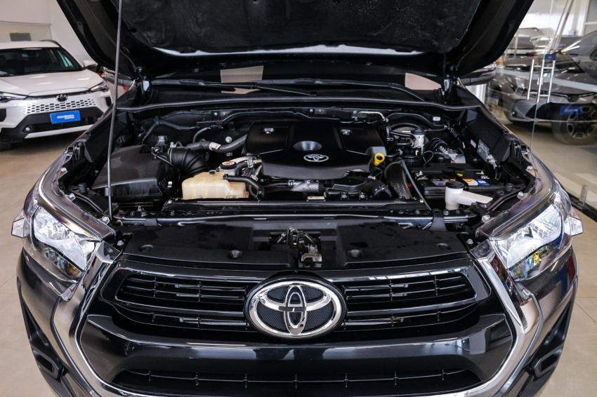Toyota HILUX 2.8 D-4D TURBO DIESEL CD SRV 4X4 AUTOMÁTICO 6