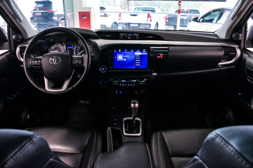Toyota HILUX 2.8 D-4D TURBO DIESEL CD SRV 4X4 AUTOMÁTICO 13