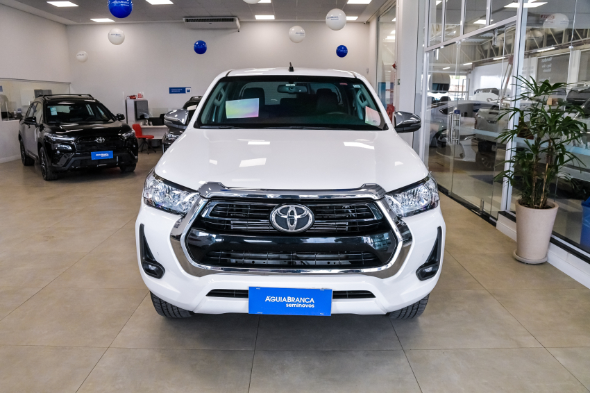 Toyota HILUX 2.8 D-4D TURBO DIESEL CD SRV 4X4 AUTOMÁTICO 3
