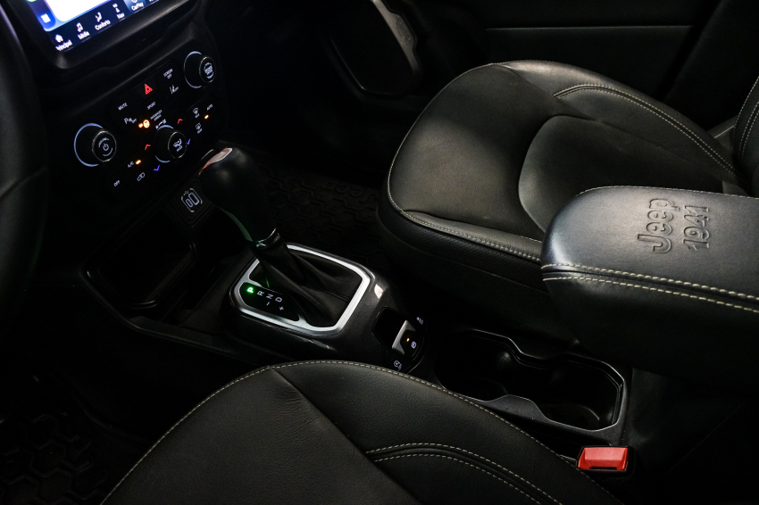 JEEP RENEGADE 1.3 T270 TURBO FLEX LONGITUDE AT6 17