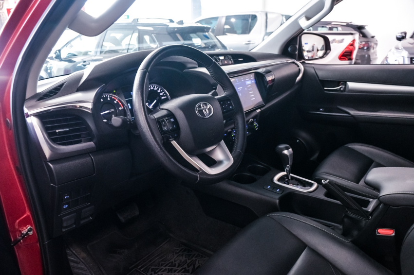 Toyota HILUX 2.8 D-4D TURBO DIESEL CD SRV 4X4 AUTOMÁTICO 13