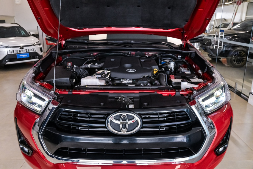 Toyota HILUX 2.8 D-4D TURBO DIESEL CD SRV 4X4 AUTOMÁTICO 6