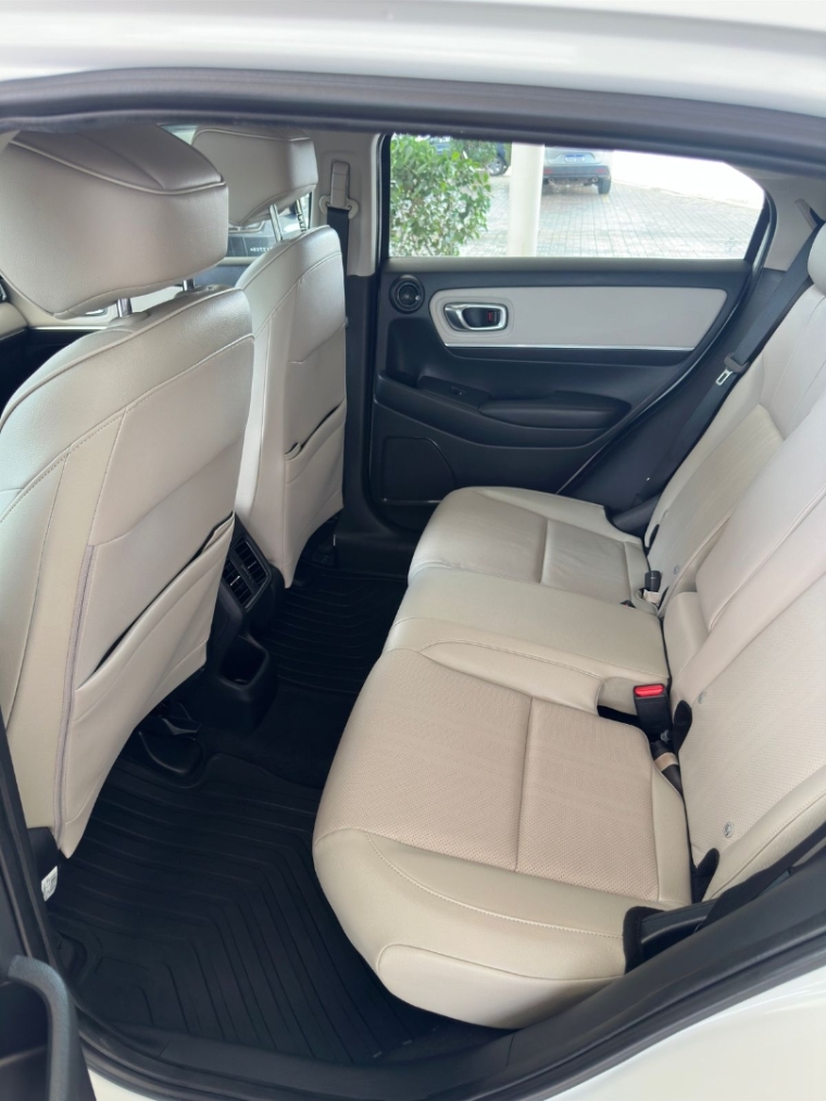 honda new hr-v touring 2022/2023 sem detalhes com  40 mil km.