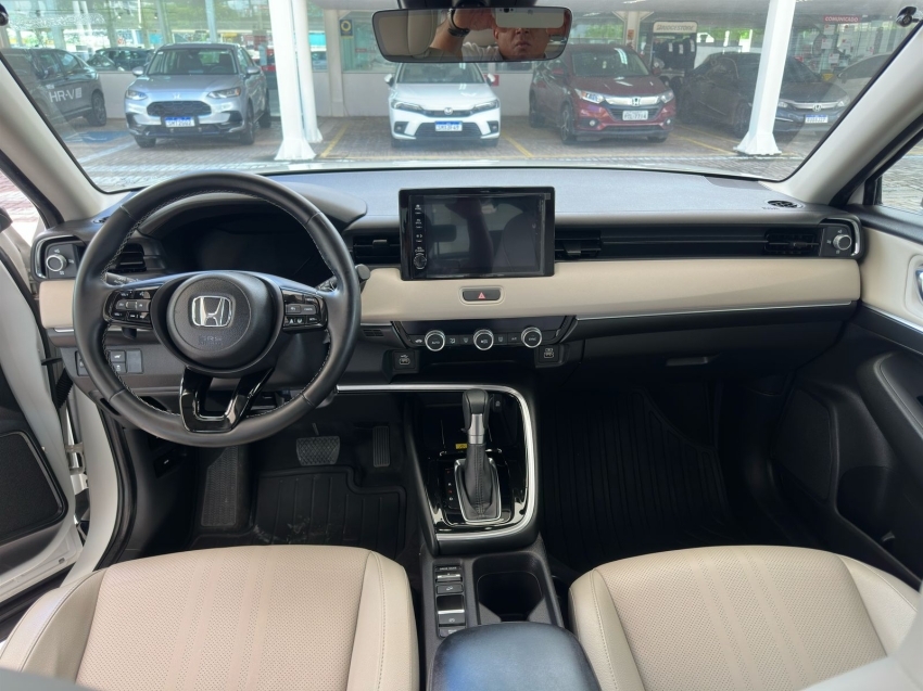 honda new hr-v touring 2022/2023 sem detalhes com  40 mil km.