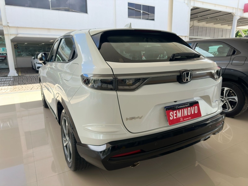 honda new hr-v touring 2022/2023 sem detalhes com  40 mil km.