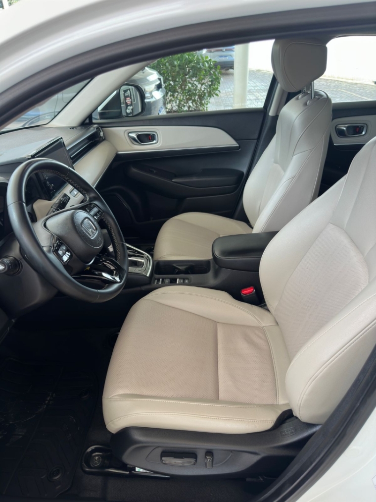 honda new hr-v touring 2022/2023 sem detalhes com  40 mil km.