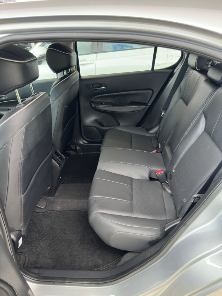 honda city hatchback touring 1.5 aut 2023 2024