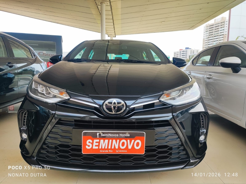 toyota yaris xls 1.5 com 35 mil km  2023/2024
