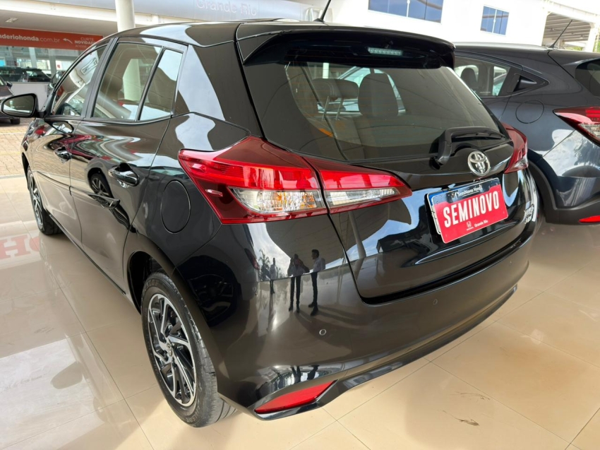 toyota yaris xls 1.5 com 35 mil km  2023/20249