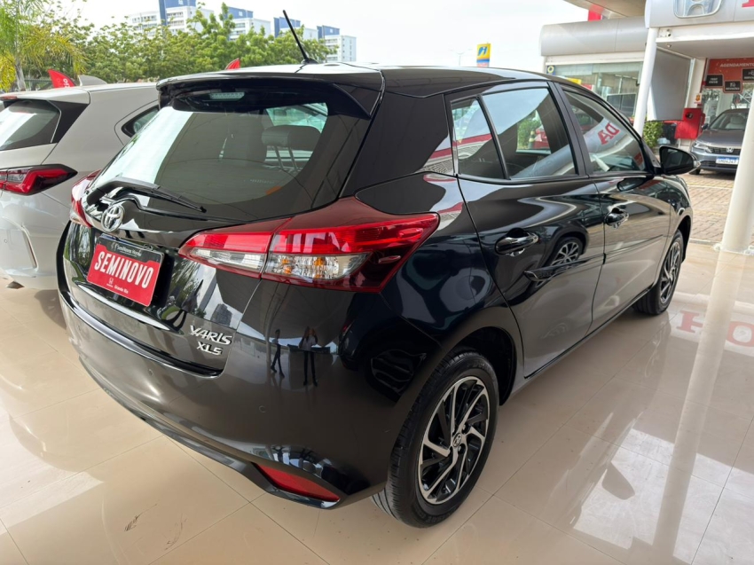 toyota yaris xls 1.5 com 35 mil km  2023/20242