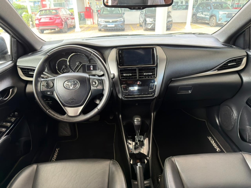 toyota yaris xls 1.5 com 35 mil km  2023/20245