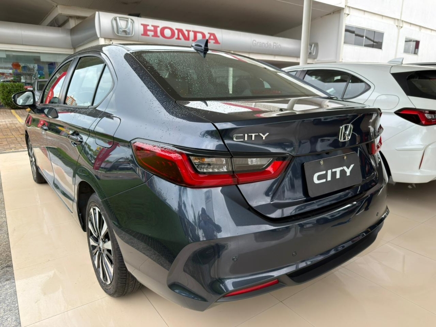 new city ex 2025/2025 com a penas 6 mil km carro novissimo4