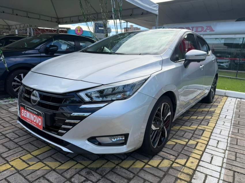 nissan versa exclusive 1.6 aut 2024 /2024 com apenas  9 mil km rodado8