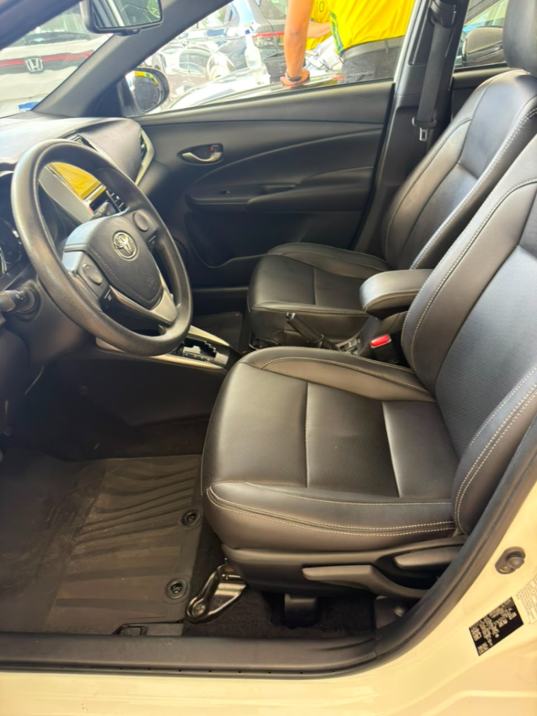 toyota yares hatch plus tech 1.3 2019 aut6
